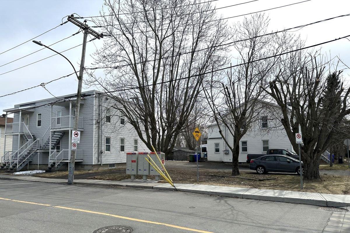 









851

 - 853


Rue Ste-Marie

,
Marieville,




QC
J3M1J1

