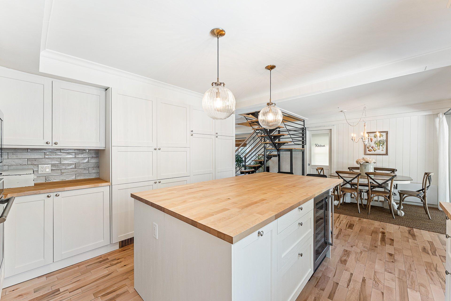 









541


Av. du Parc

,
Sherbrooke (Brompton/Rock Forest/Saint-Élie/Deauville),




QC
J1N3N2

