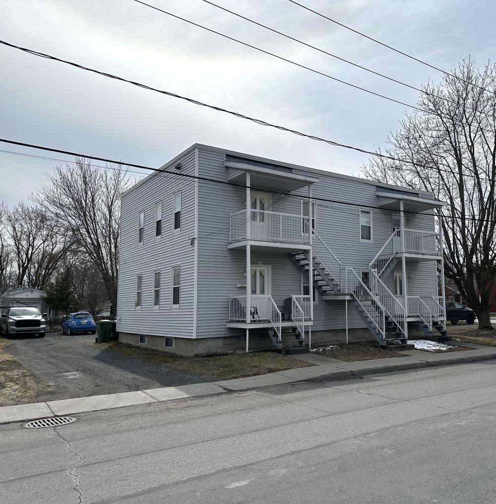 









1358

 - 1364


Rue Girouard

,
Marieville,




QC
J3M1J1

