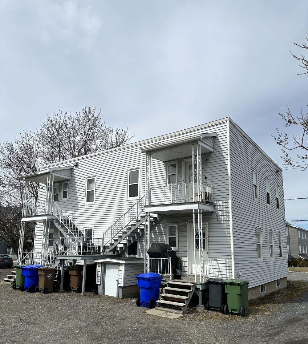 









1358

 - 1364


Rue Girouard

,
Marieville,




QC
J3M1J1

