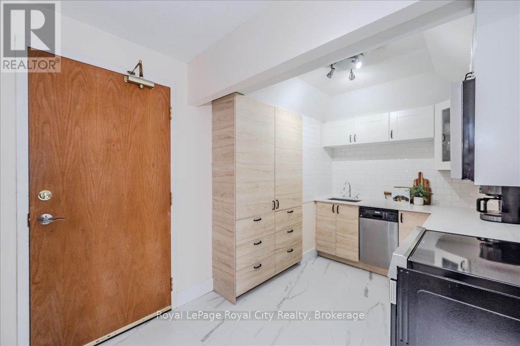 












110 - 107 BAGOT STREET

,
Guelph (Junction/Onward Willow),




Ontario
N1H8H5


