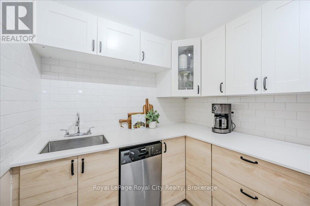 












110 - 107 BAGOT STREET

,
Guelph (Junction/Onward Willow),




Ontario
N1H8H5

