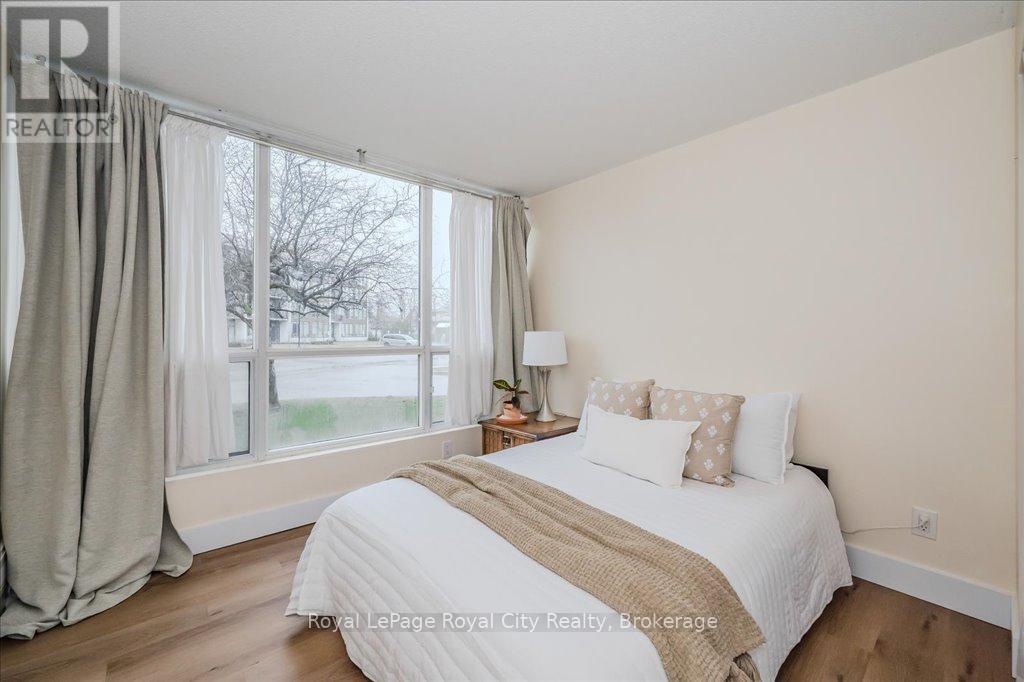 












110 - 107 BAGOT STREET

,
Guelph (Junction/Onward Willow),




Ontario
N1H8H5

