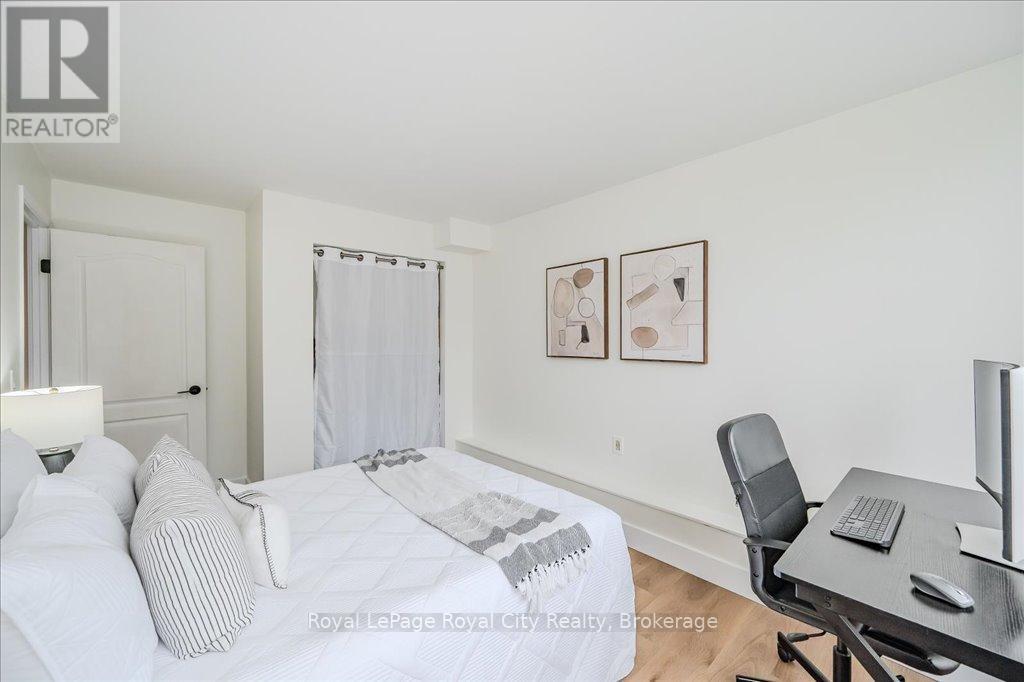












110 - 107 BAGOT STREET

,
Guelph (Junction/Onward Willow),




Ontario
N1H8H5


