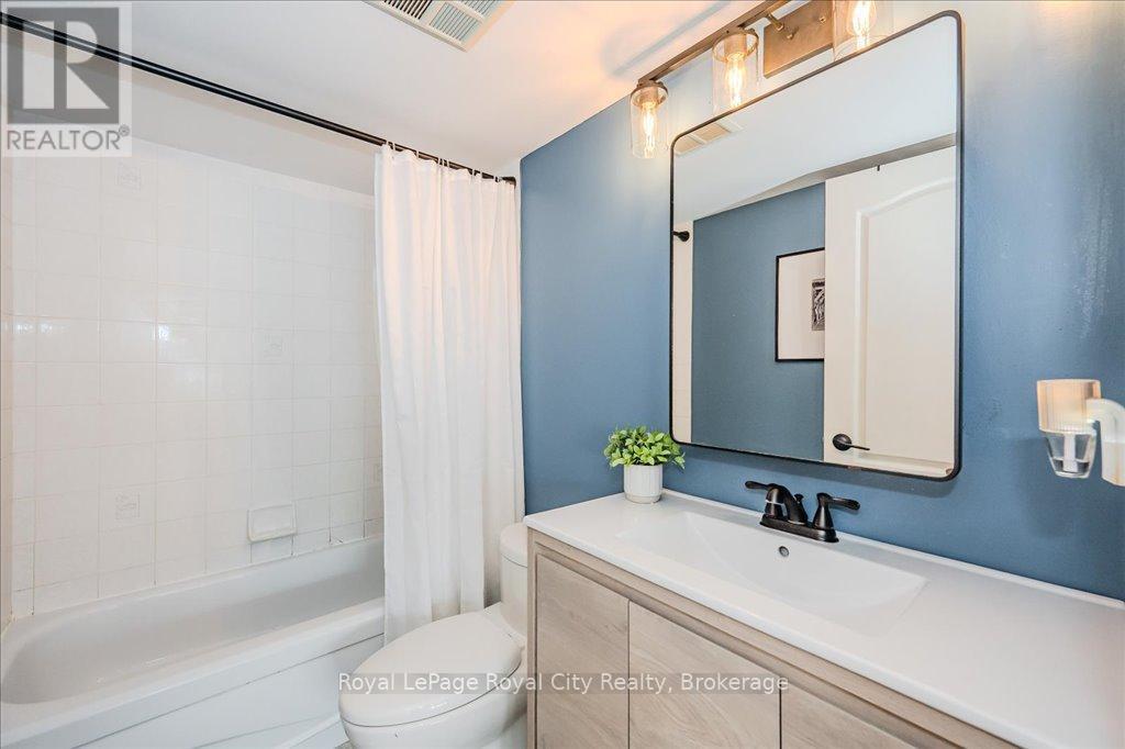 












110 - 107 BAGOT STREET

,
Guelph (Junction/Onward Willow),




Ontario
N1H8H5

