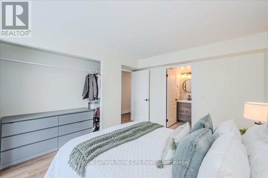 












110 - 107 BAGOT STREET

,
Guelph (Junction/Onward Willow),




Ontario
N1H8H5

