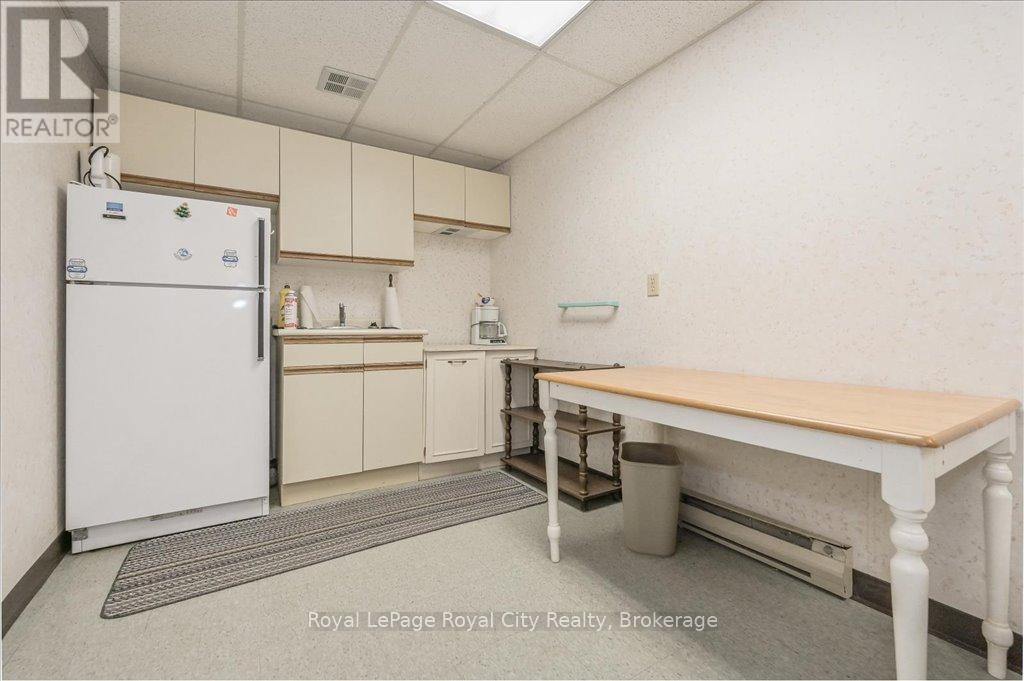 












110 - 107 BAGOT STREET

,
Guelph (Junction/Onward Willow),




Ontario
N1H8H5

