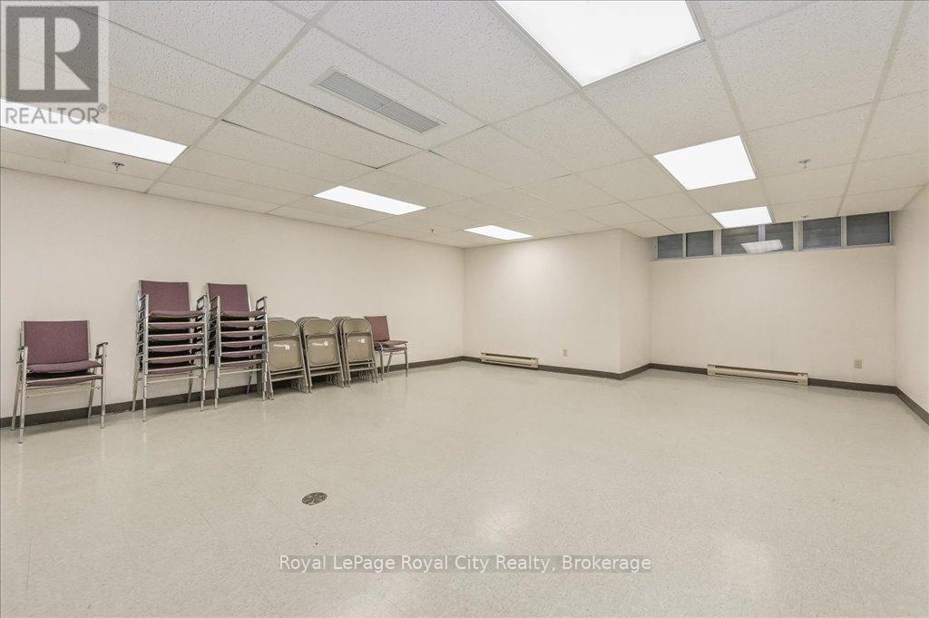 












110 - 107 BAGOT STREET

,
Guelph (Junction/Onward Willow),




Ontario
N1H8H5

