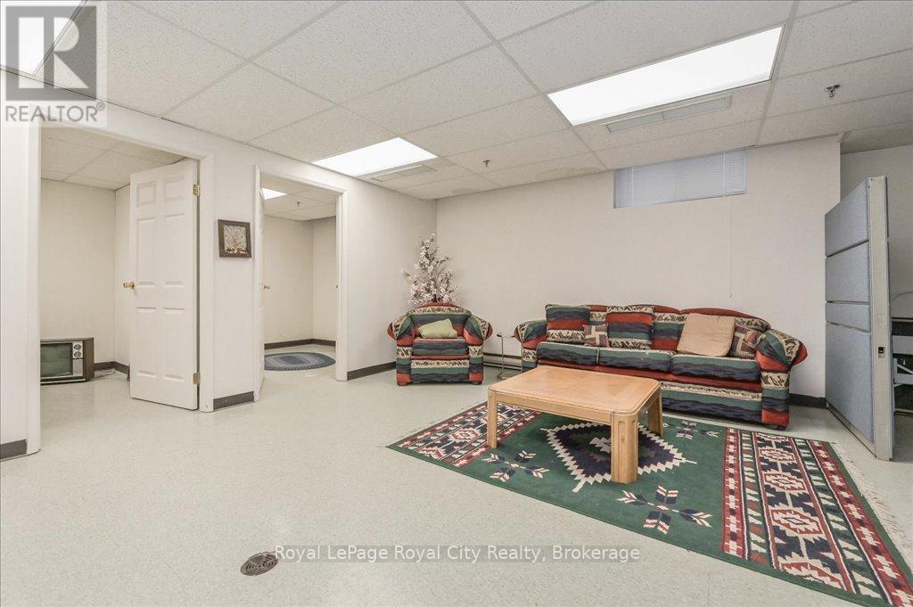 












110 - 107 BAGOT STREET

,
Guelph (Junction/Onward Willow),




Ontario
N1H8H5

