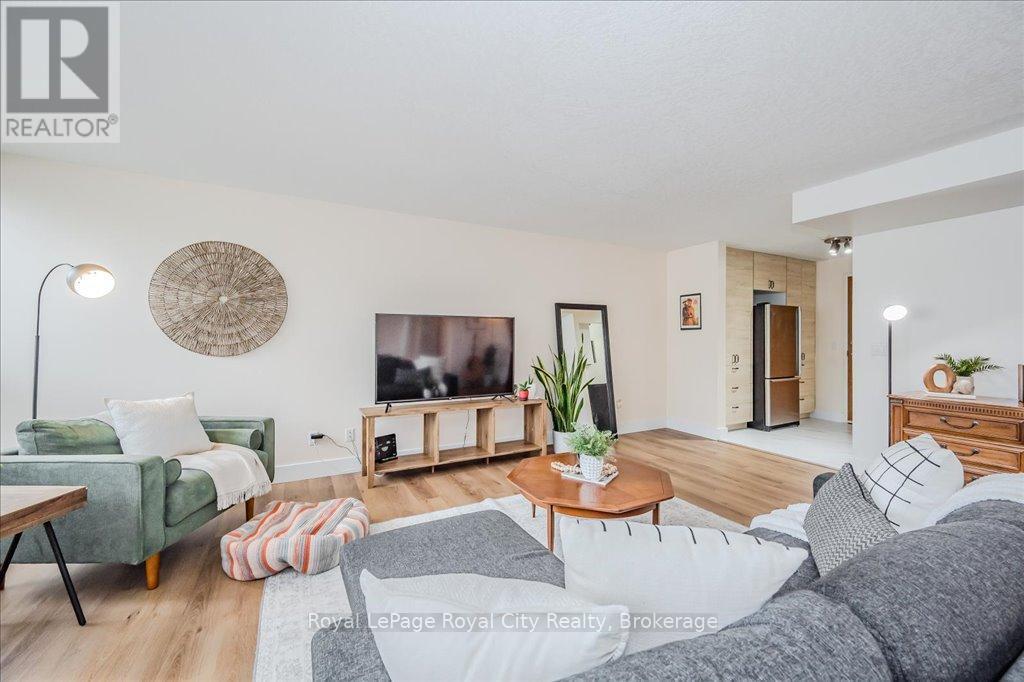 












110 - 107 BAGOT STREET

,
Guelph (Junction/Onward Willow),




Ontario
N1H8H5

