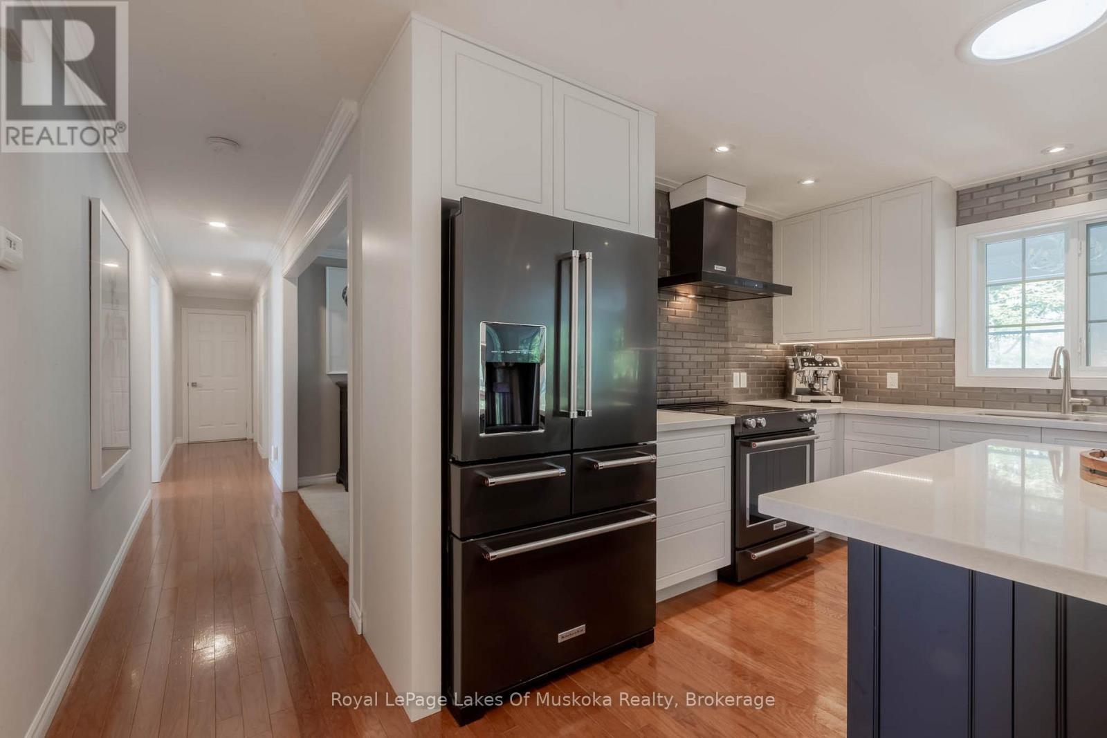 












24 BIRCHWOOD DRIVE

,
Huntsville (Brunel),




Ontario
P1H0A6


