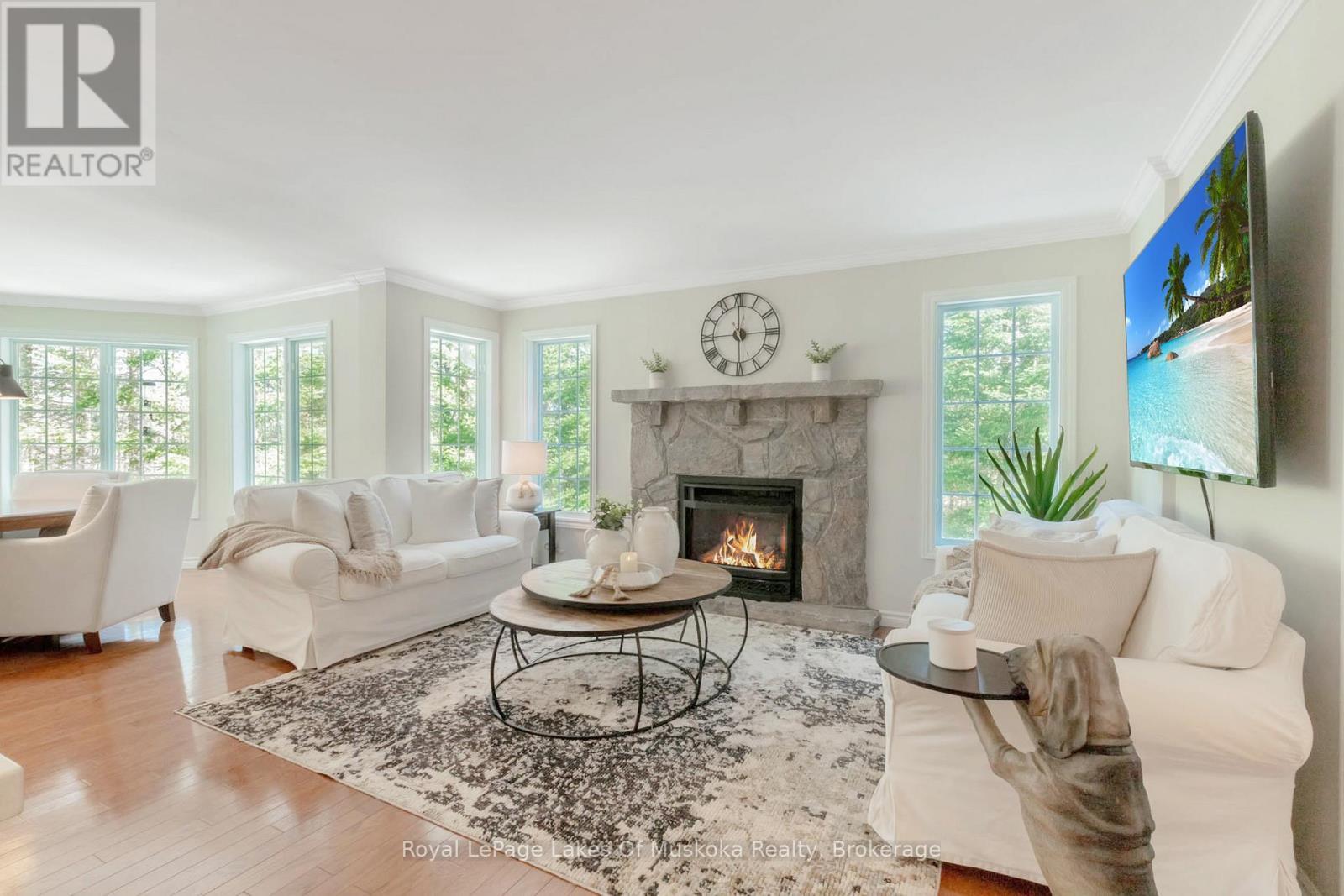 












24 BIRCHWOOD DRIVE

,
Huntsville (Brunel),




Ontario
P1H0A6

