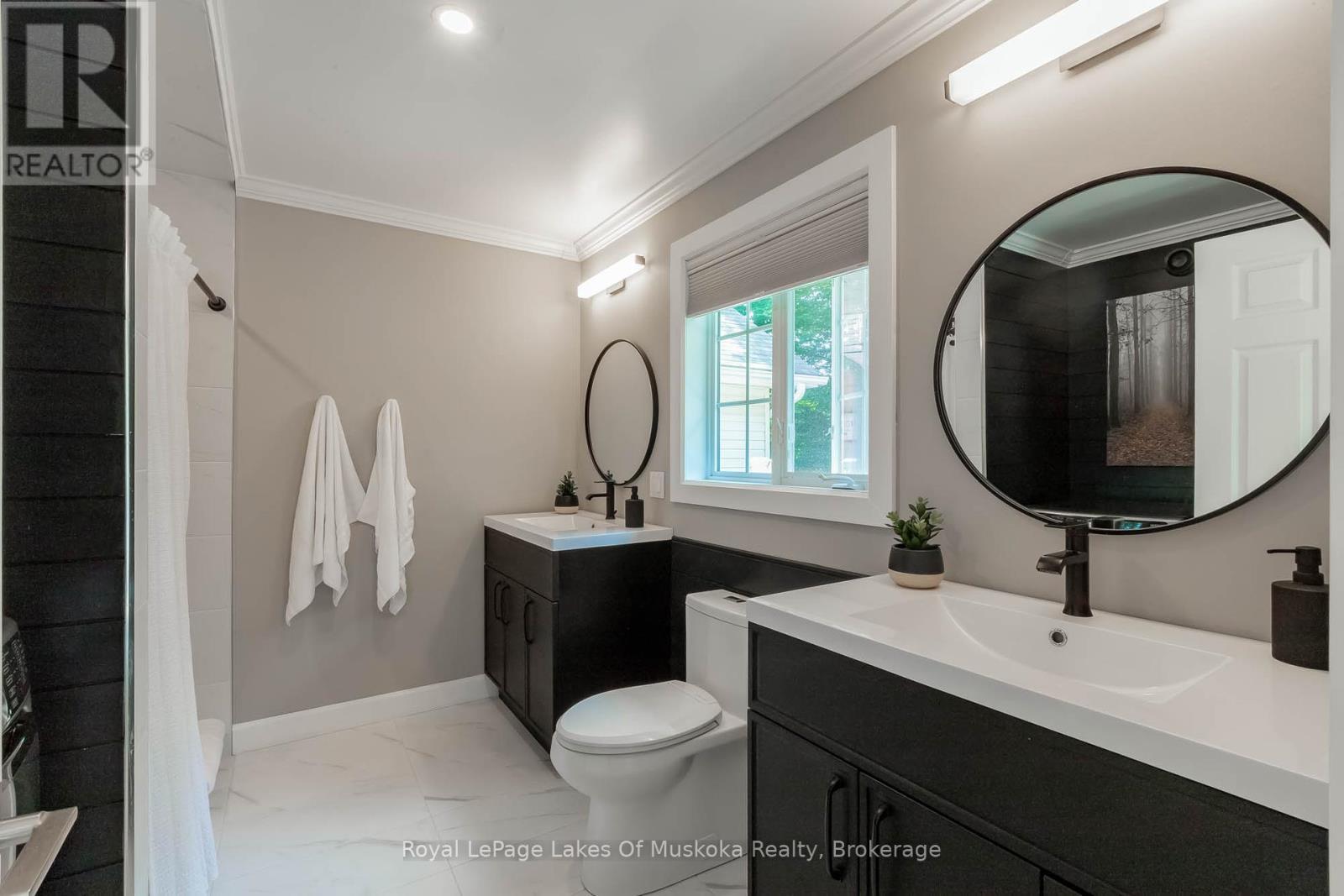 












24 BIRCHWOOD DRIVE

,
Huntsville (Brunel),




Ontario
P1H0A6

