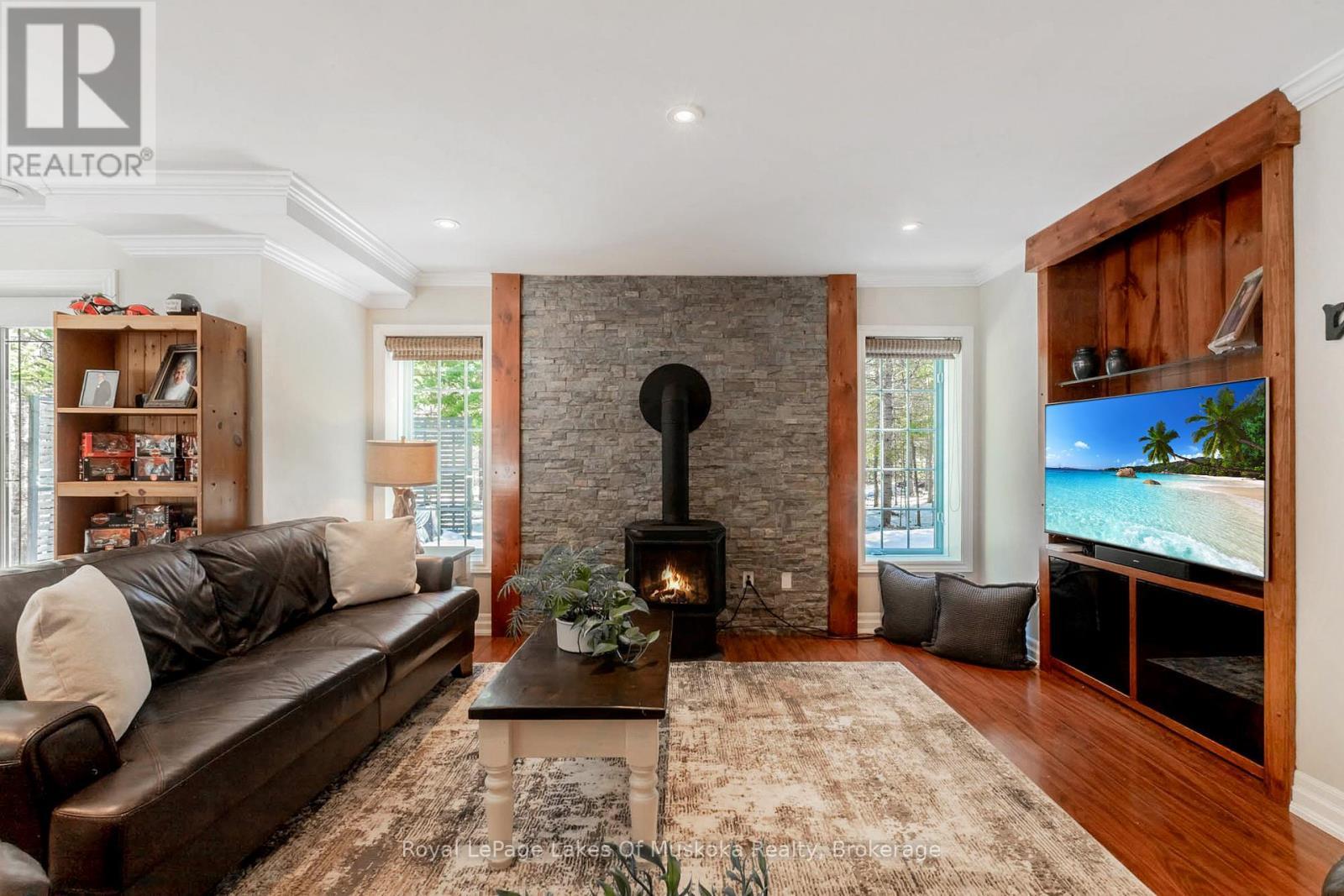 












24 BIRCHWOOD DRIVE

,
Huntsville (Brunel),




Ontario
P1H0A6

