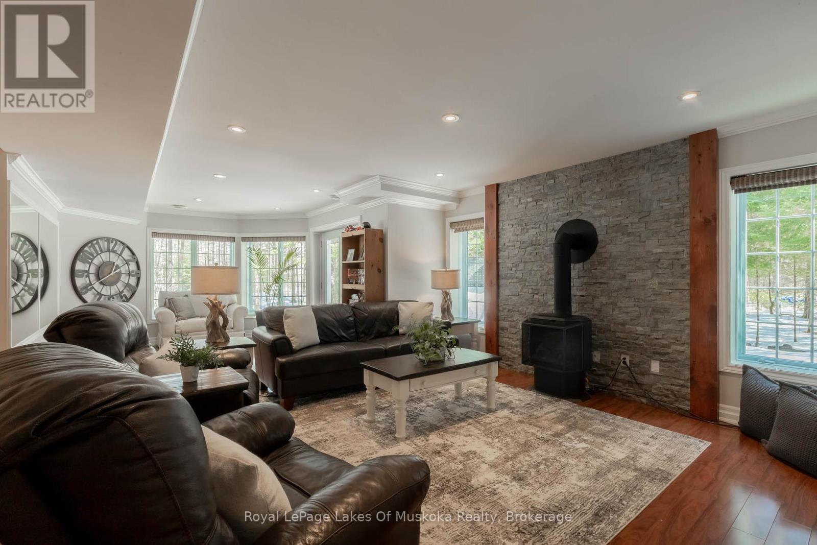 












24 BIRCHWOOD DRIVE

,
Huntsville (Brunel),




Ontario
P1H0A6

