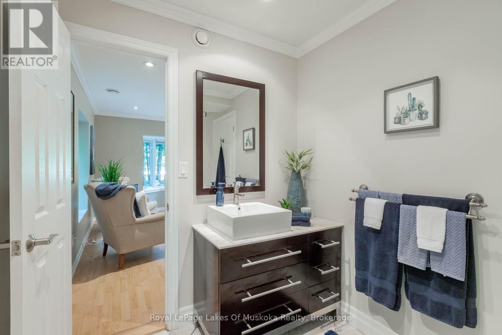 












24 BIRCHWOOD DRIVE

,
Huntsville (Brunel),




Ontario
P1H0A6

