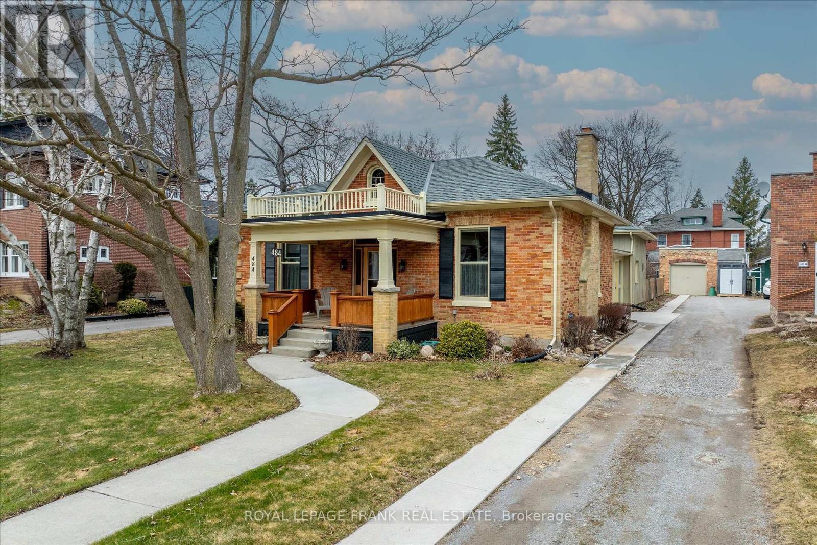 












484 GILMOUR STREET

,
Peterborough Central (Old West End),




Ontario
K9H2J9

