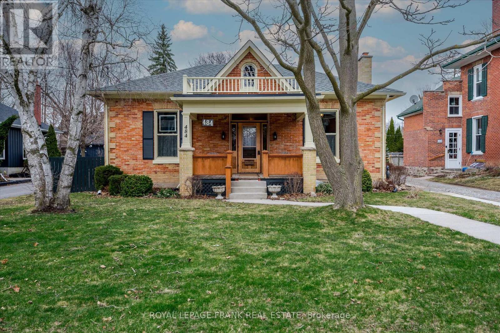 












484 GILMOUR STREET

,
Peterborough Central (Old West End),




Ontario
K9H2J9

