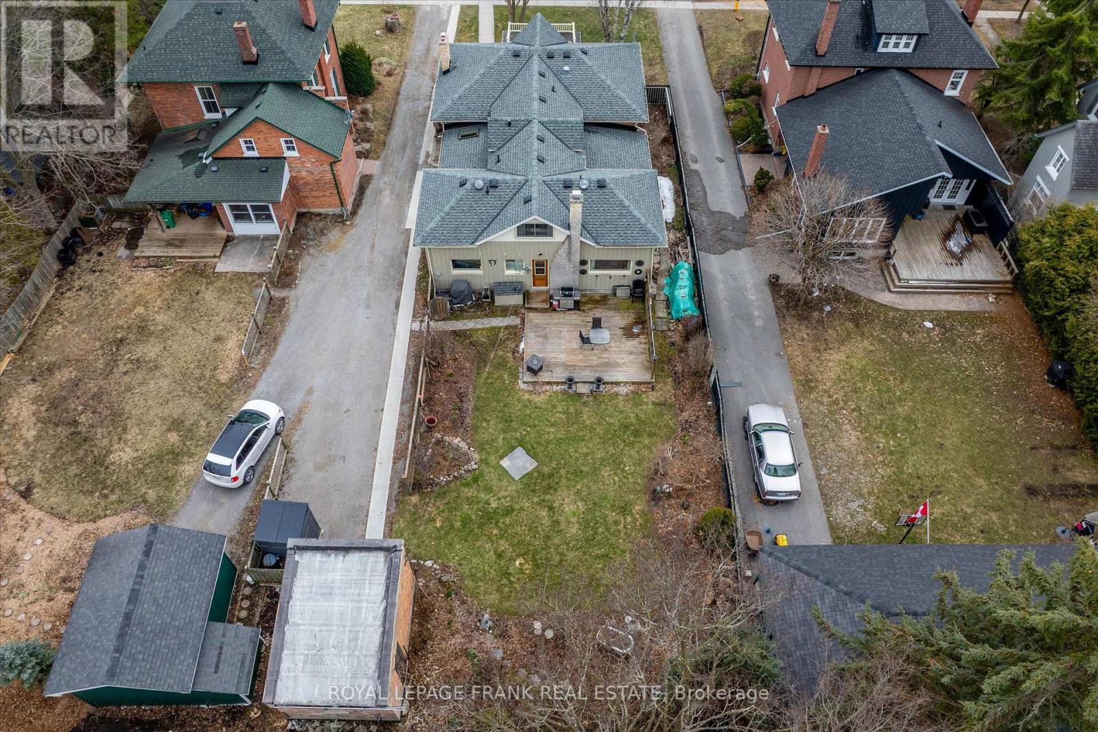 












484 GILMOUR STREET

,
Peterborough Central (Old West End),




Ontario
K9H2J9

