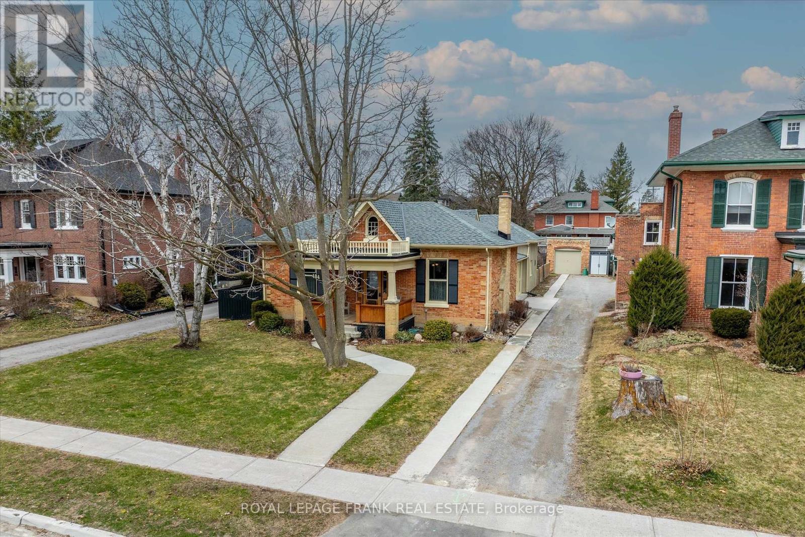 












484 GILMOUR STREET

,
Peterborough Central (Old West End),




Ontario
K9H2J9


