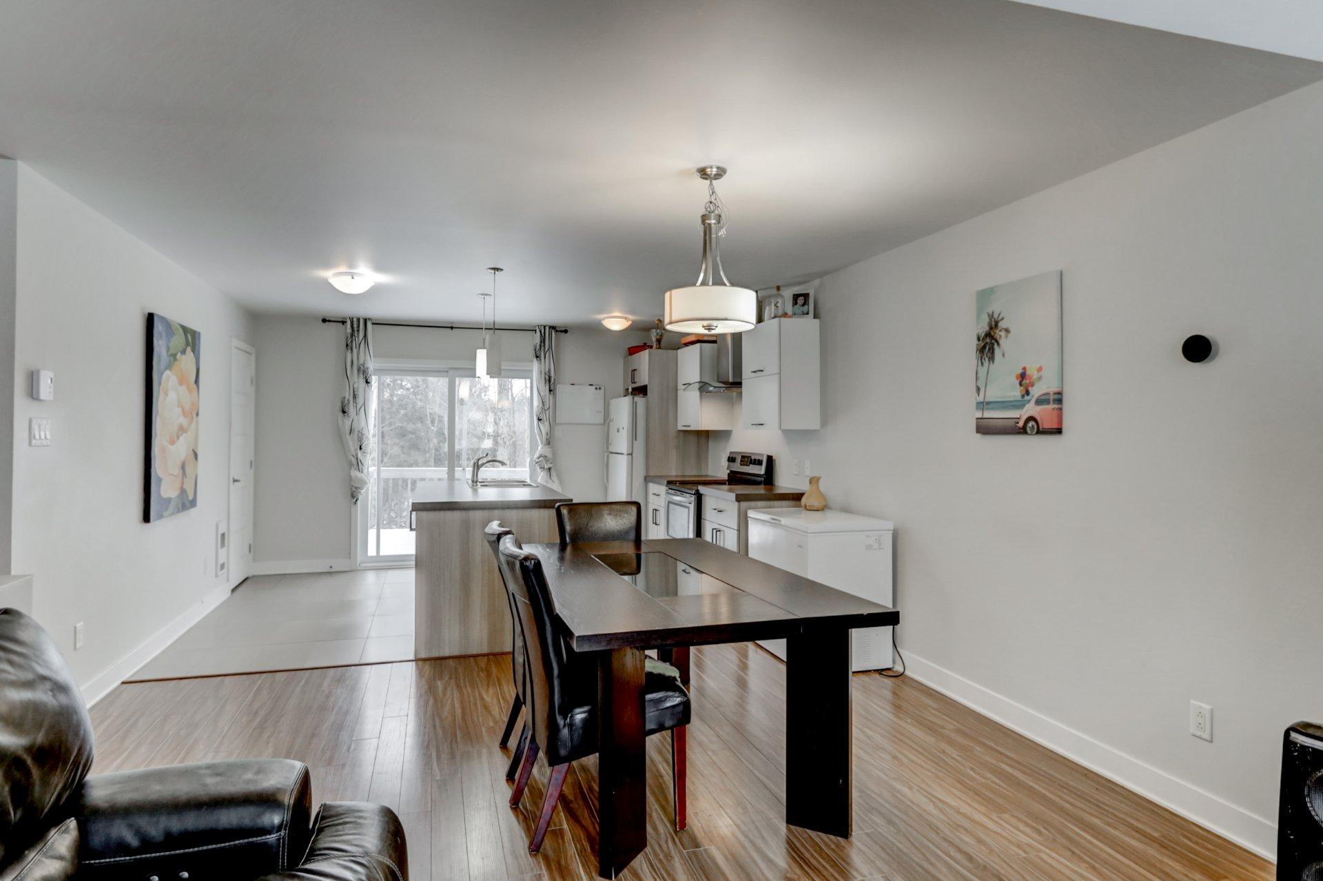 









144


Rue du Merlot

,
Sainte-Sophie,




QC
J5J0N8

