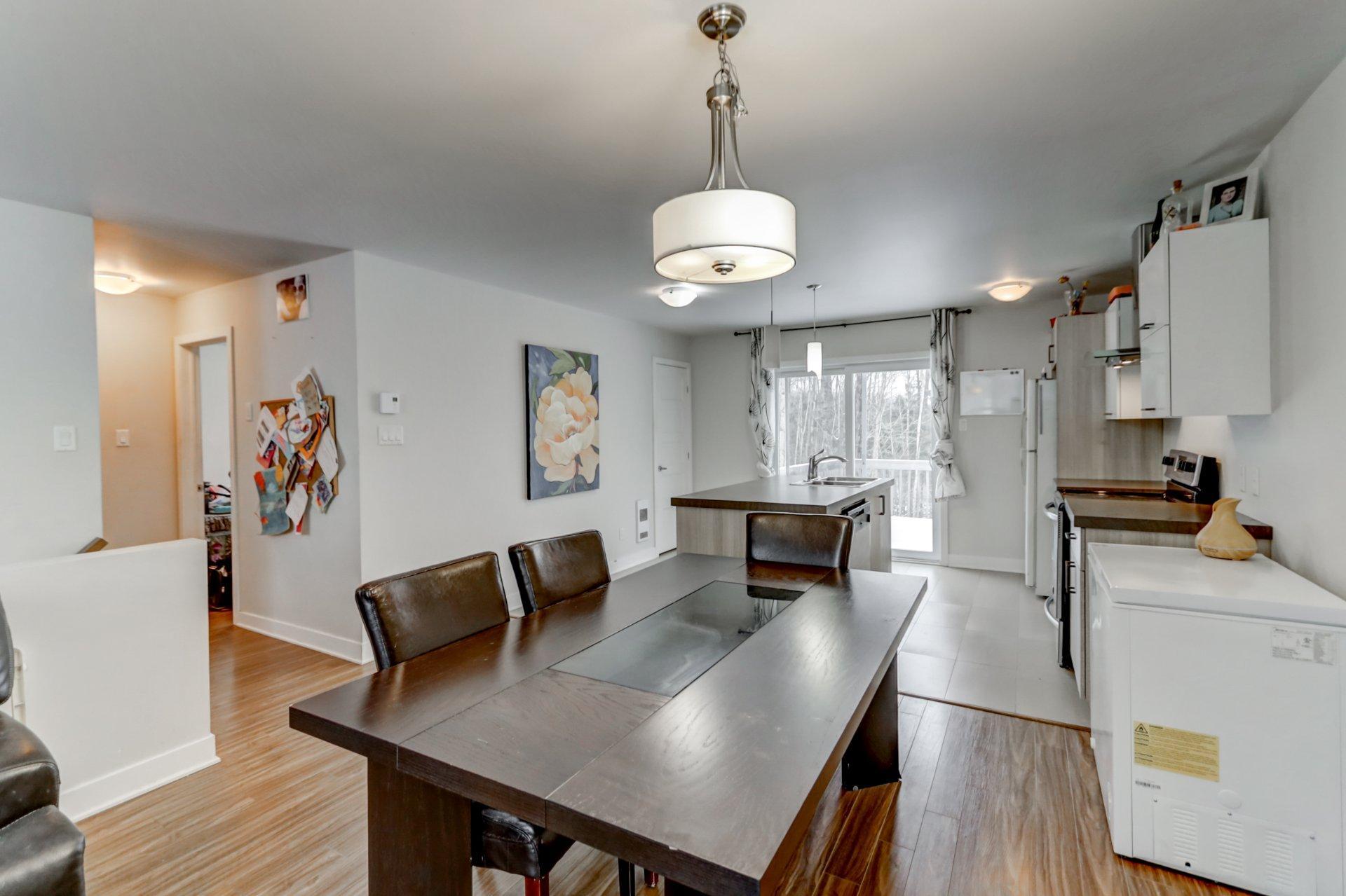 









144


Rue du Merlot

,
Sainte-Sophie,




QC
J5J0N8

