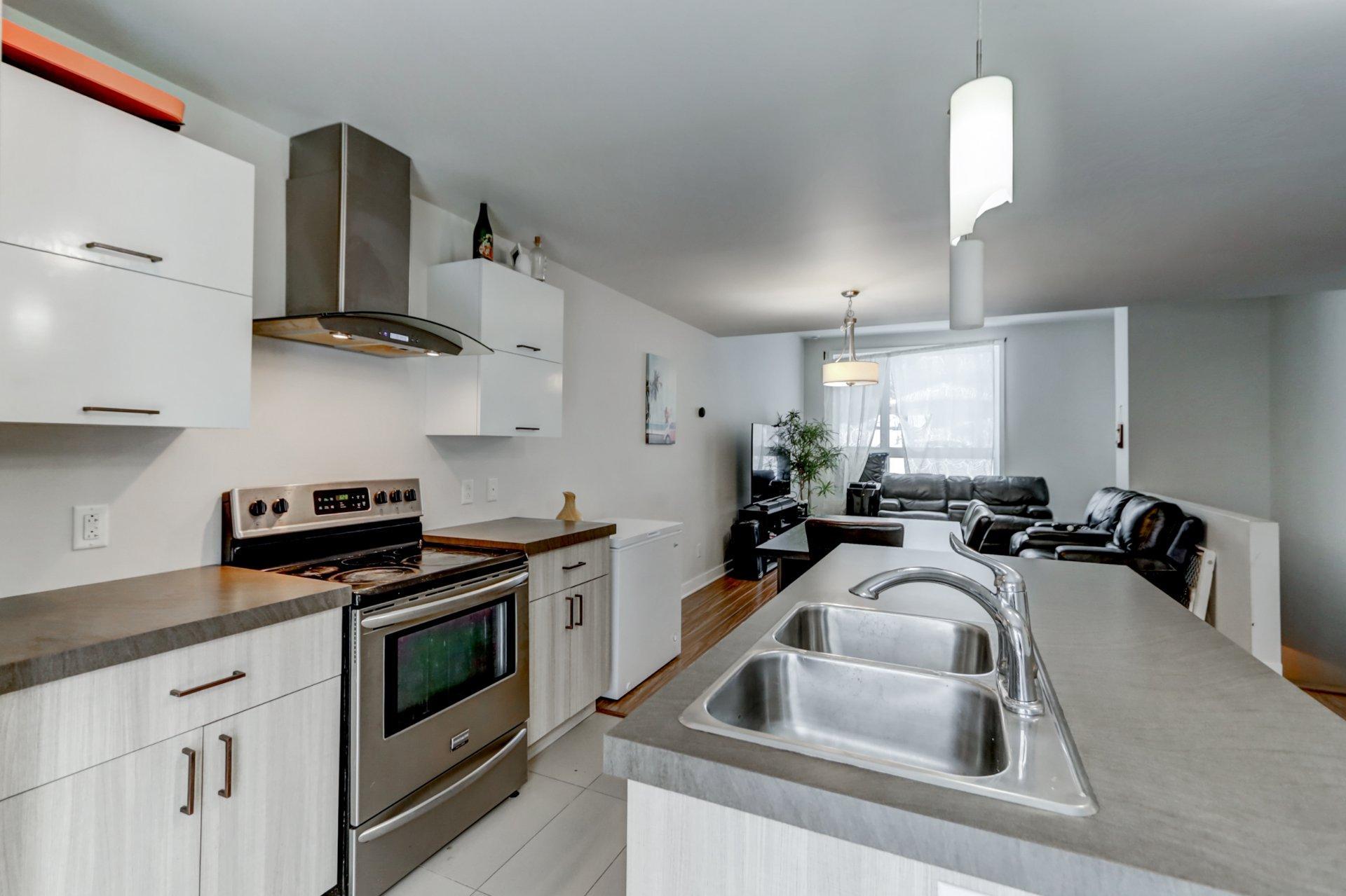 









144


Rue du Merlot

,
Sainte-Sophie,




QC
J5J0N8


