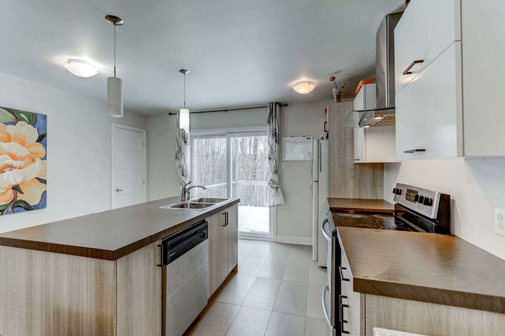 









144


Rue du Merlot

,
Sainte-Sophie,




QC
J5J0N8

