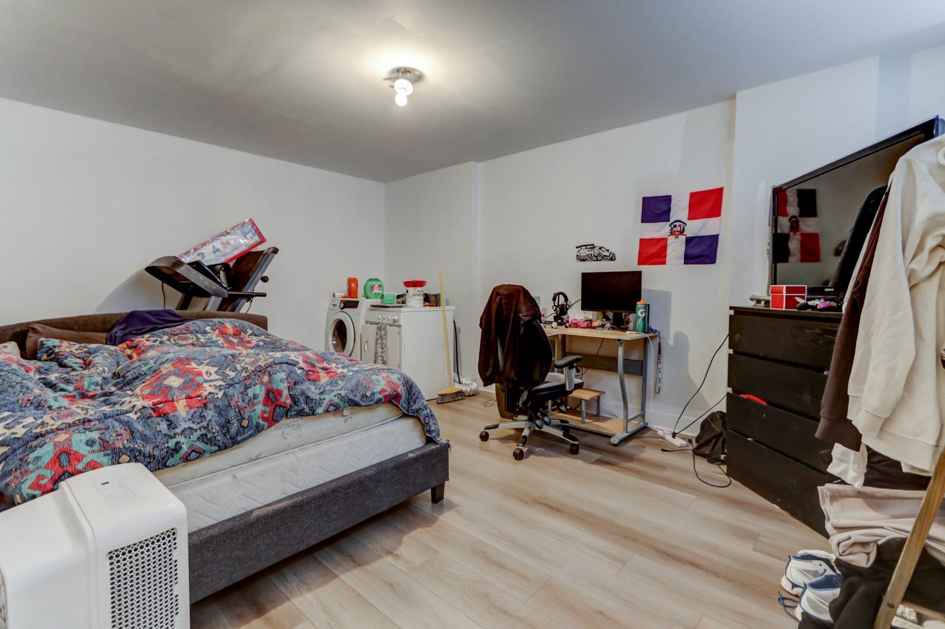 









144


Rue du Merlot

,
Sainte-Sophie,




QC
J5J0N8

