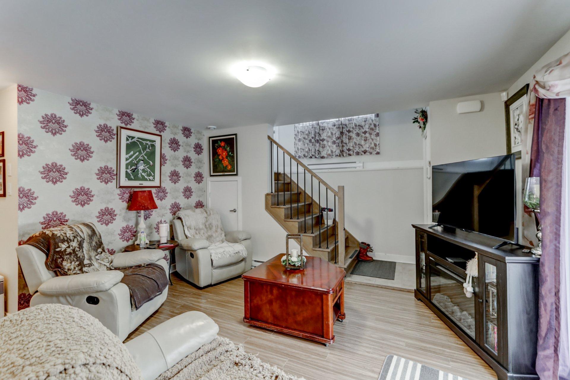 









144


Rue du Merlot

,
Sainte-Sophie,




QC
J5J0N8

