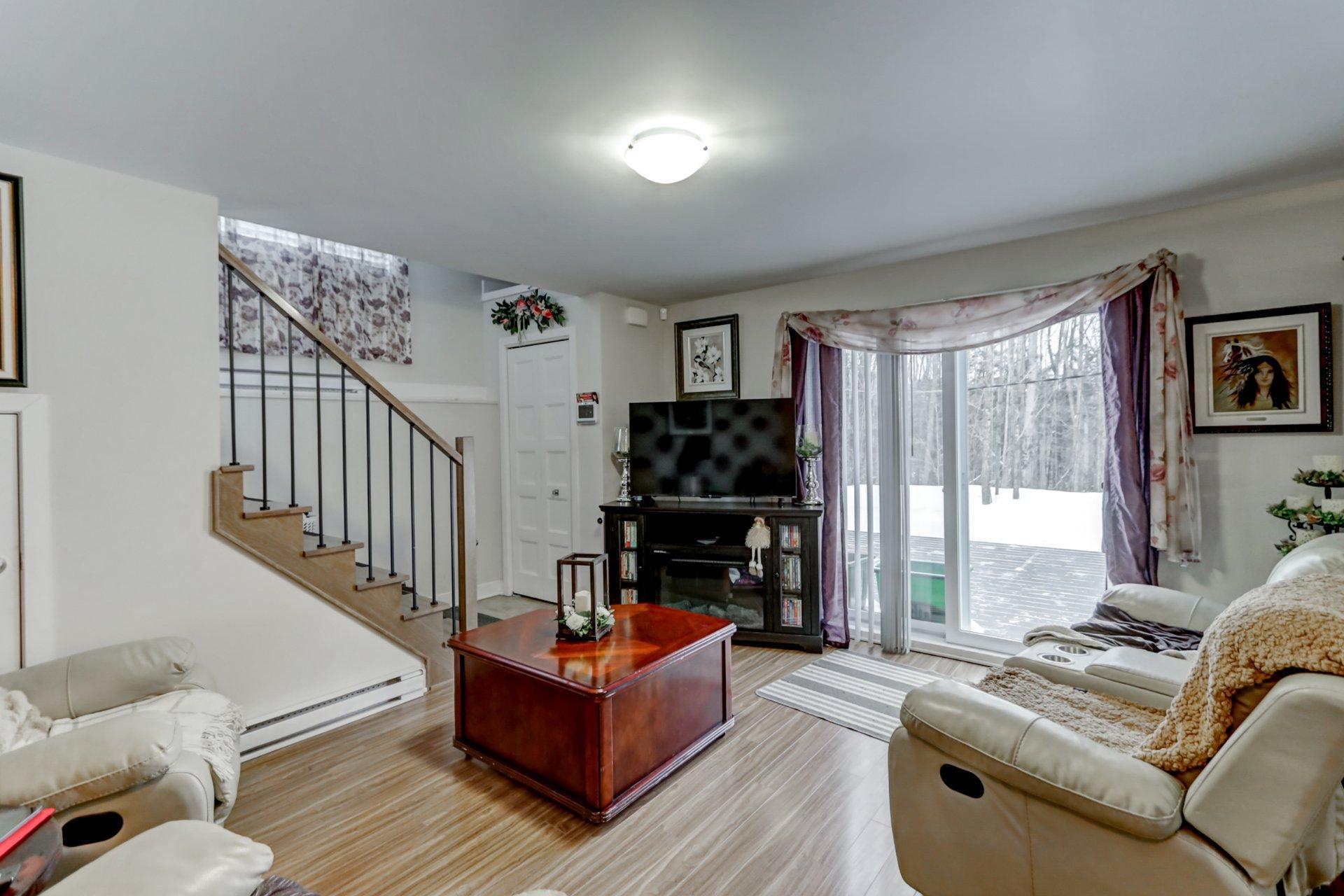 









144


Rue du Merlot

,
Sainte-Sophie,




QC
J5J0N8

