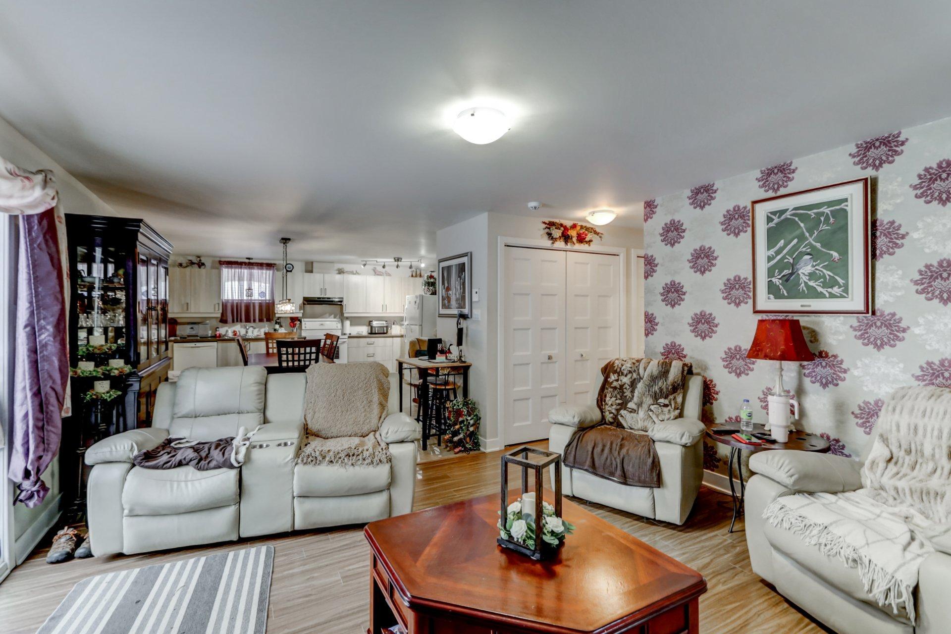 









144


Rue du Merlot

,
Sainte-Sophie,




QC
J5J0N8

