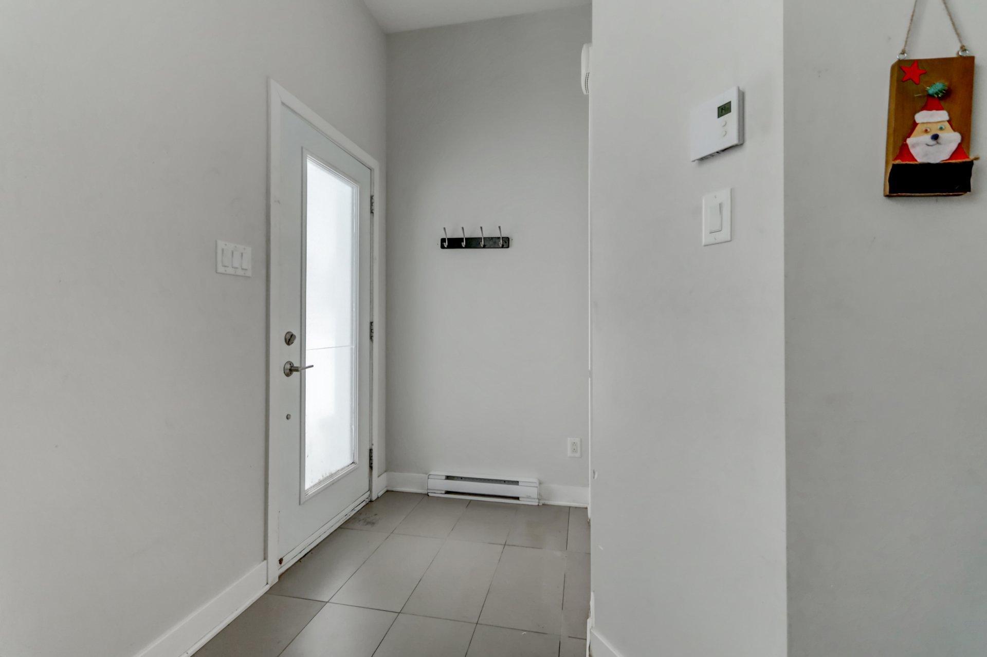 









144


Rue du Merlot

,
Sainte-Sophie,




QC
J5J0N8

