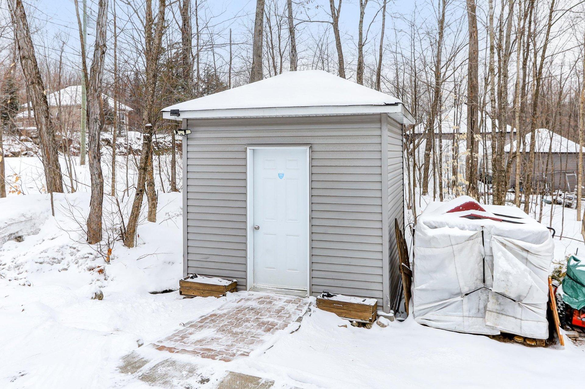 









144


Rue du Merlot

,
Sainte-Sophie,




QC
J5J0N8

