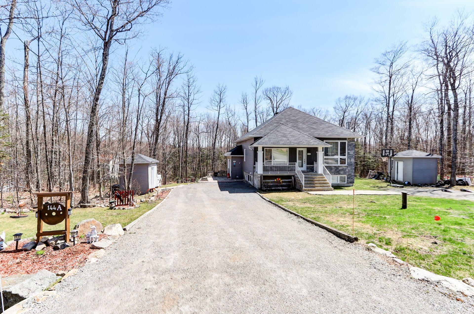 









144


Rue du Merlot

,
Sainte-Sophie,




QC
J5J0N8

