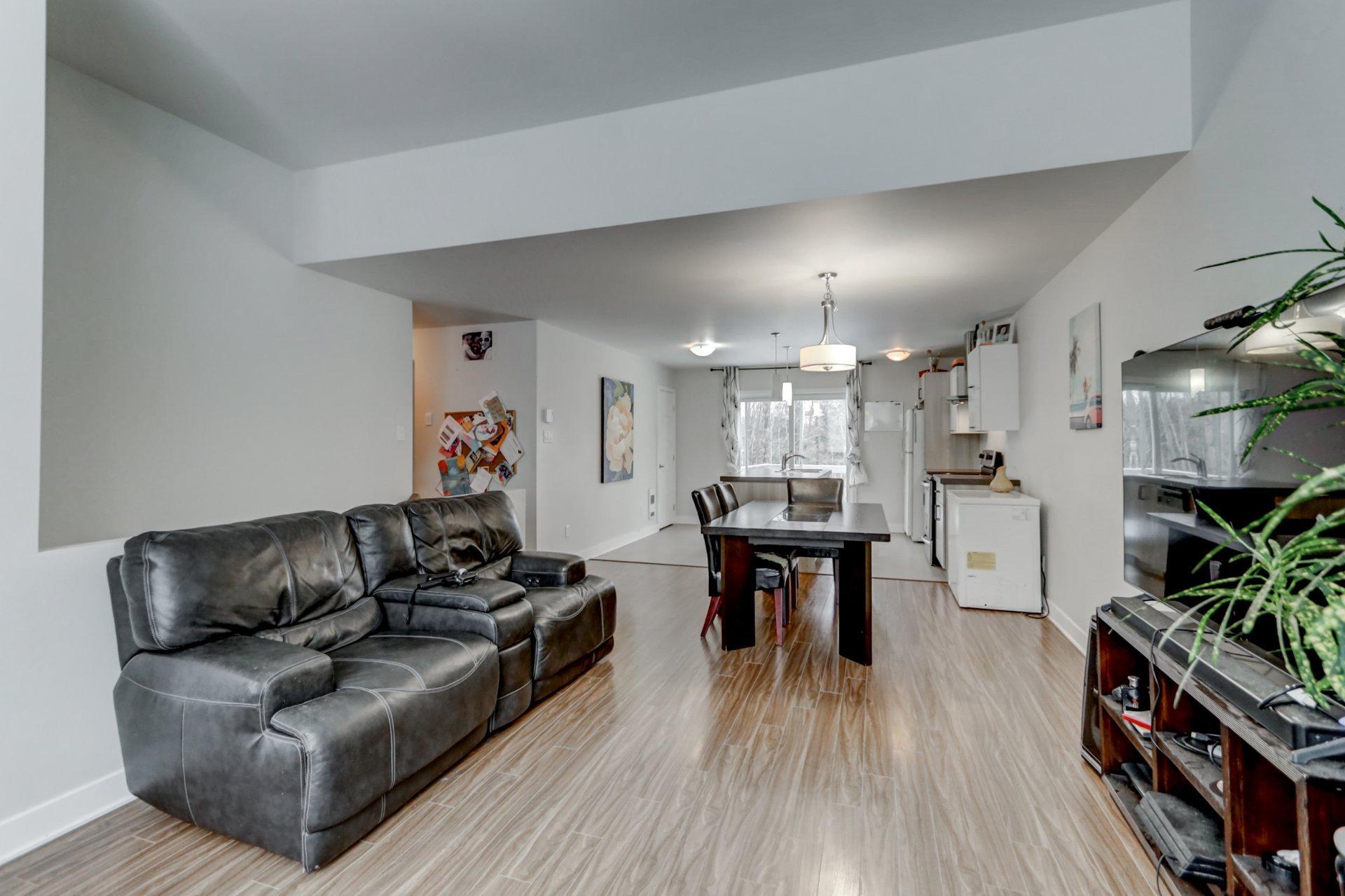 









144


Rue du Merlot

,
Sainte-Sophie,




QC
J5J0N8

