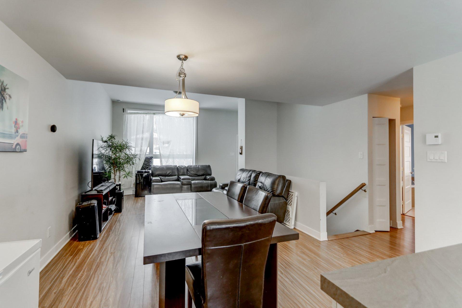 









144


Rue du Merlot

,
Sainte-Sophie,




QC
J5J0N8

