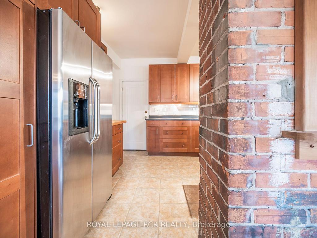 









8


Church

Street,
Orangeville,




ON
L9W 1N2

