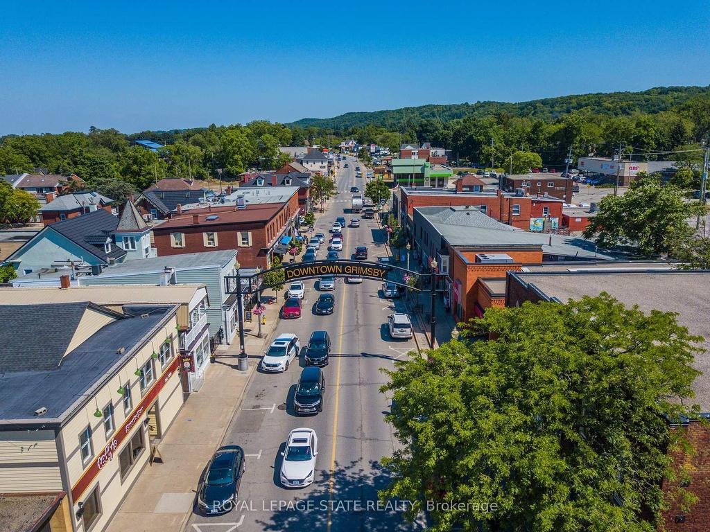 









72-74


Main

Street West,
Grimsby,




ON
L3M 1R6

