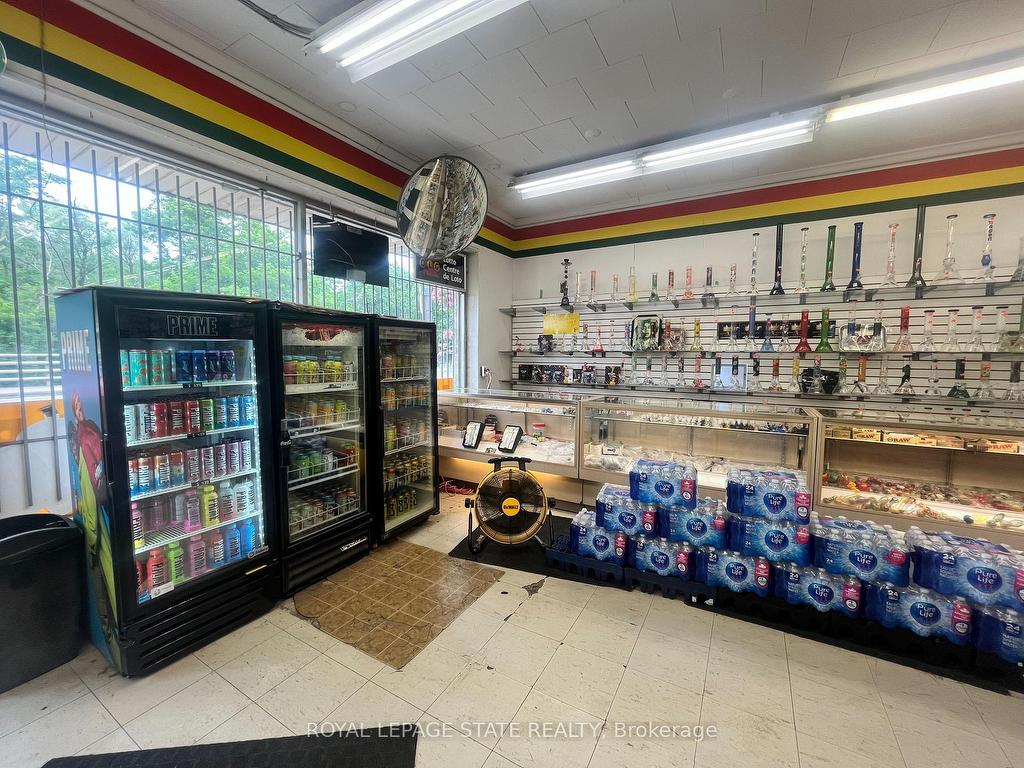 









72-74


Main

Street West,
Grimsby,




ON
L3M 1R6

