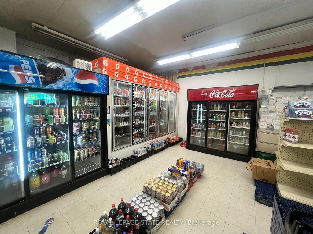 









72-74


Main

Street West,
Grimsby,




ON
L3M 1R6

