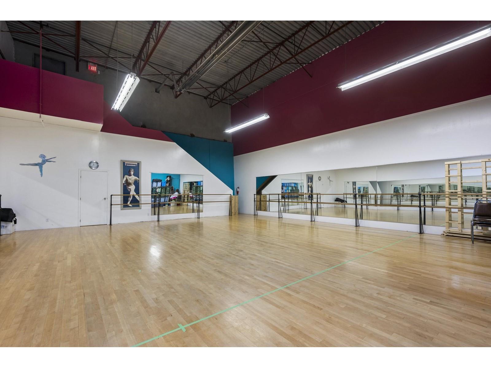 












10 34100 SOUTH FRASER WAY

,
Abbotsford,




British Columbia
V2S2C6

