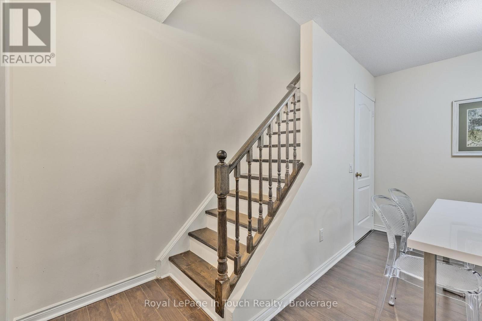 












905 - 900 STEELES AVENUE W

,
Vaughan (Lakeview Estates),




Ontario
L4J8C2

