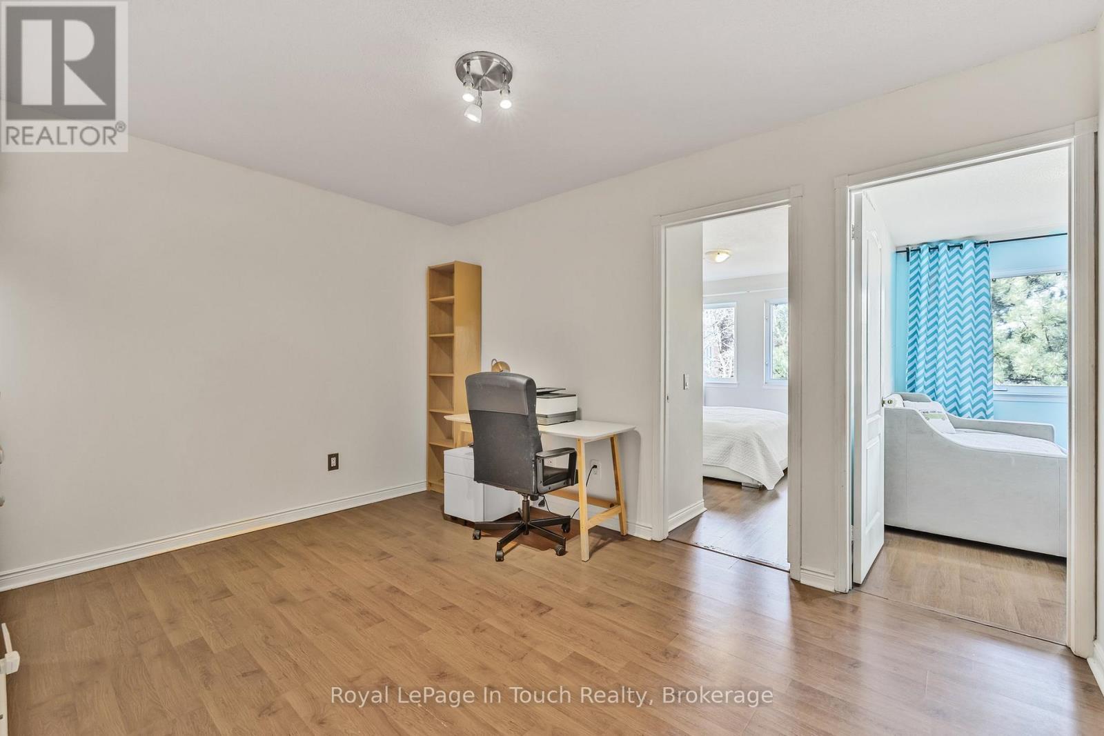 












905 - 900 STEELES AVENUE W

,
Vaughan (Lakeview Estates),




Ontario
L4J8C2

