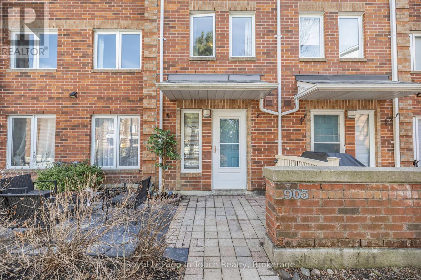 












905 - 900 STEELES AVENUE W

,
Vaughan (Lakeview Estates),




Ontario
L4J8C2

