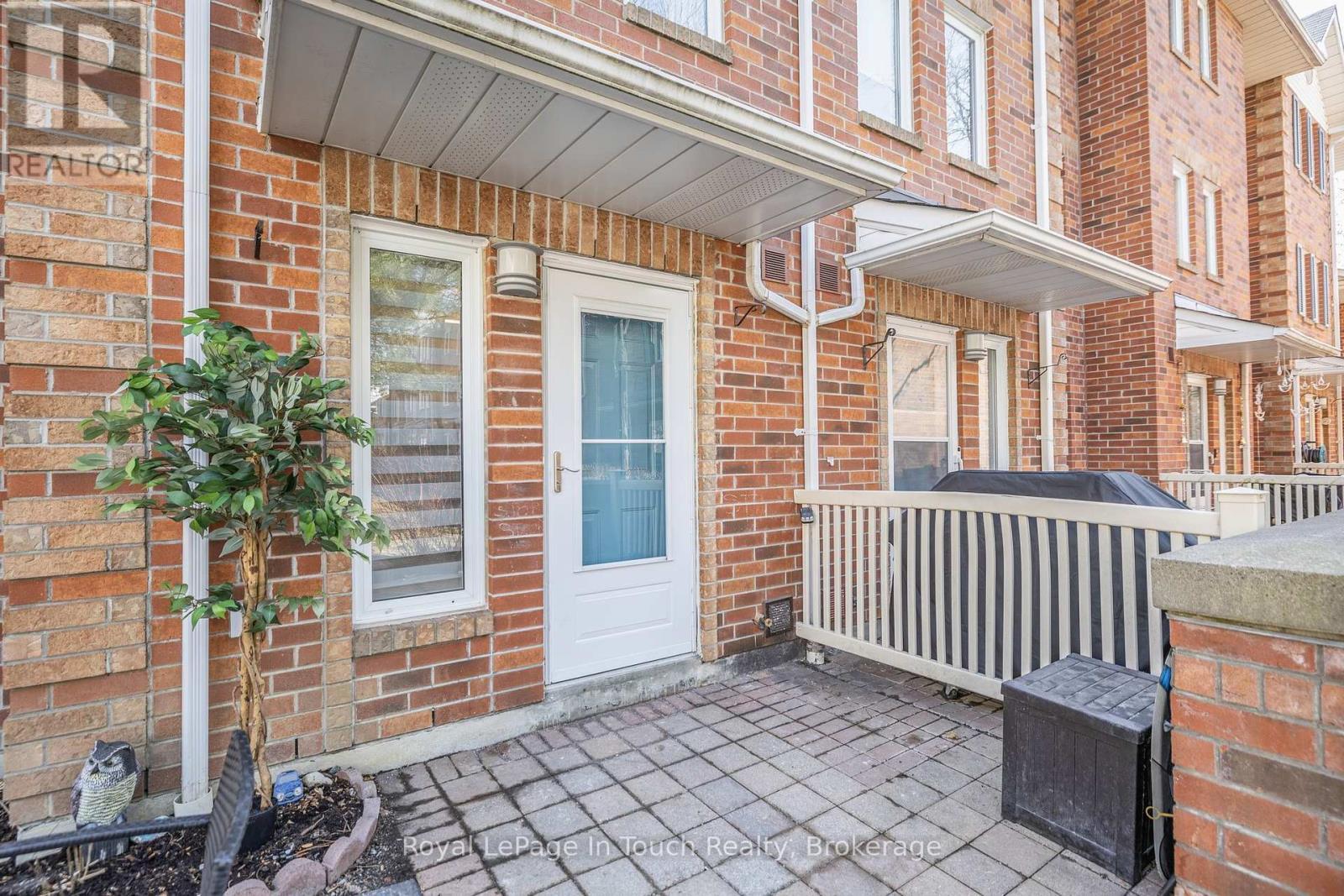 












905 - 900 STEELES AVENUE W

,
Vaughan (Lakeview Estates),




Ontario
L4J8C2

