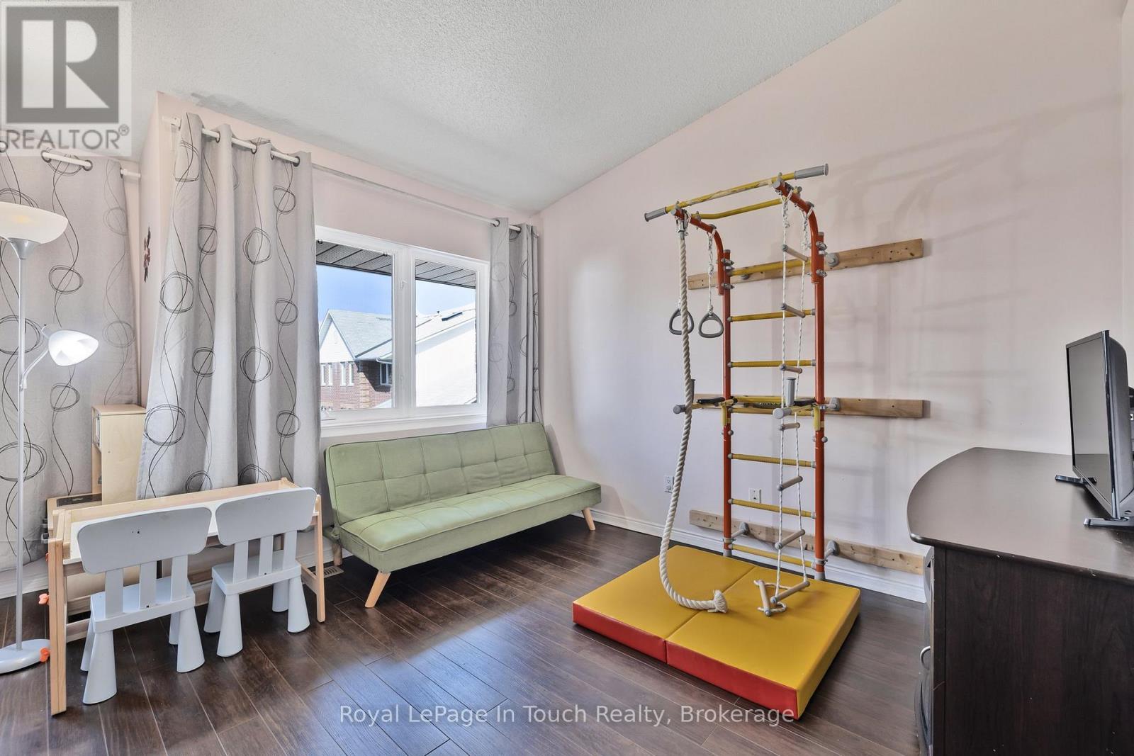 












905 - 900 STEELES AVENUE W

,
Vaughan (Lakeview Estates),




Ontario
L4J8C2

