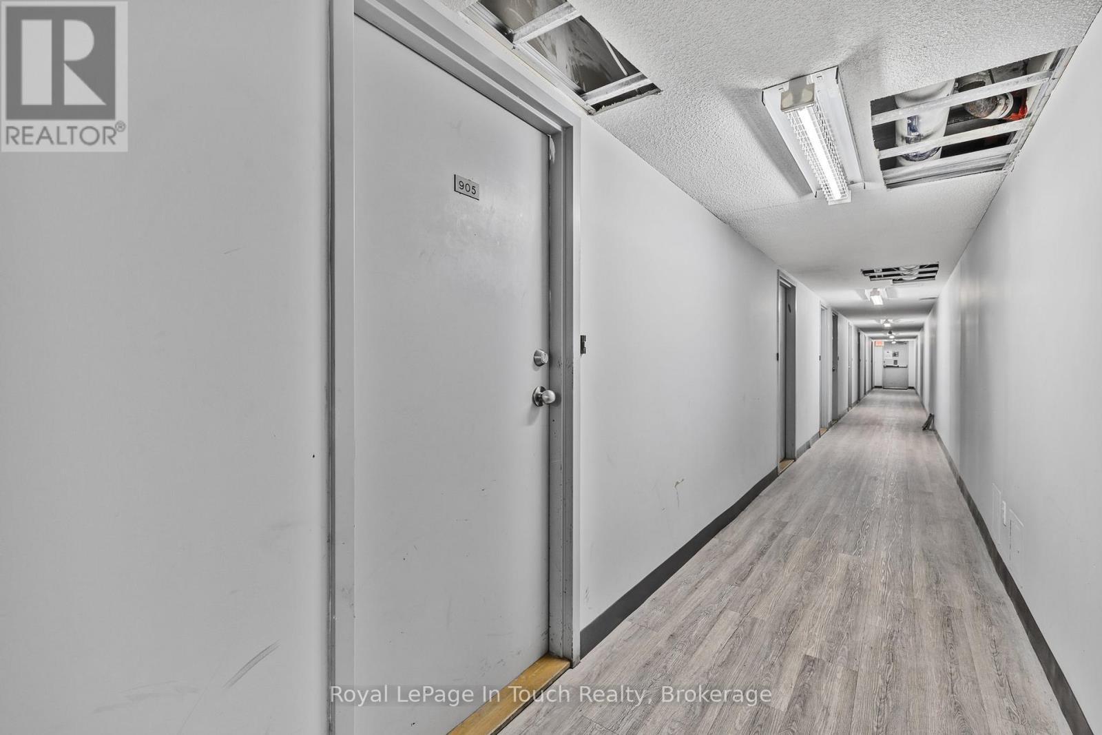 












905 - 900 STEELES AVENUE W

,
Vaughan (Lakeview Estates),




Ontario
L4J8C2

