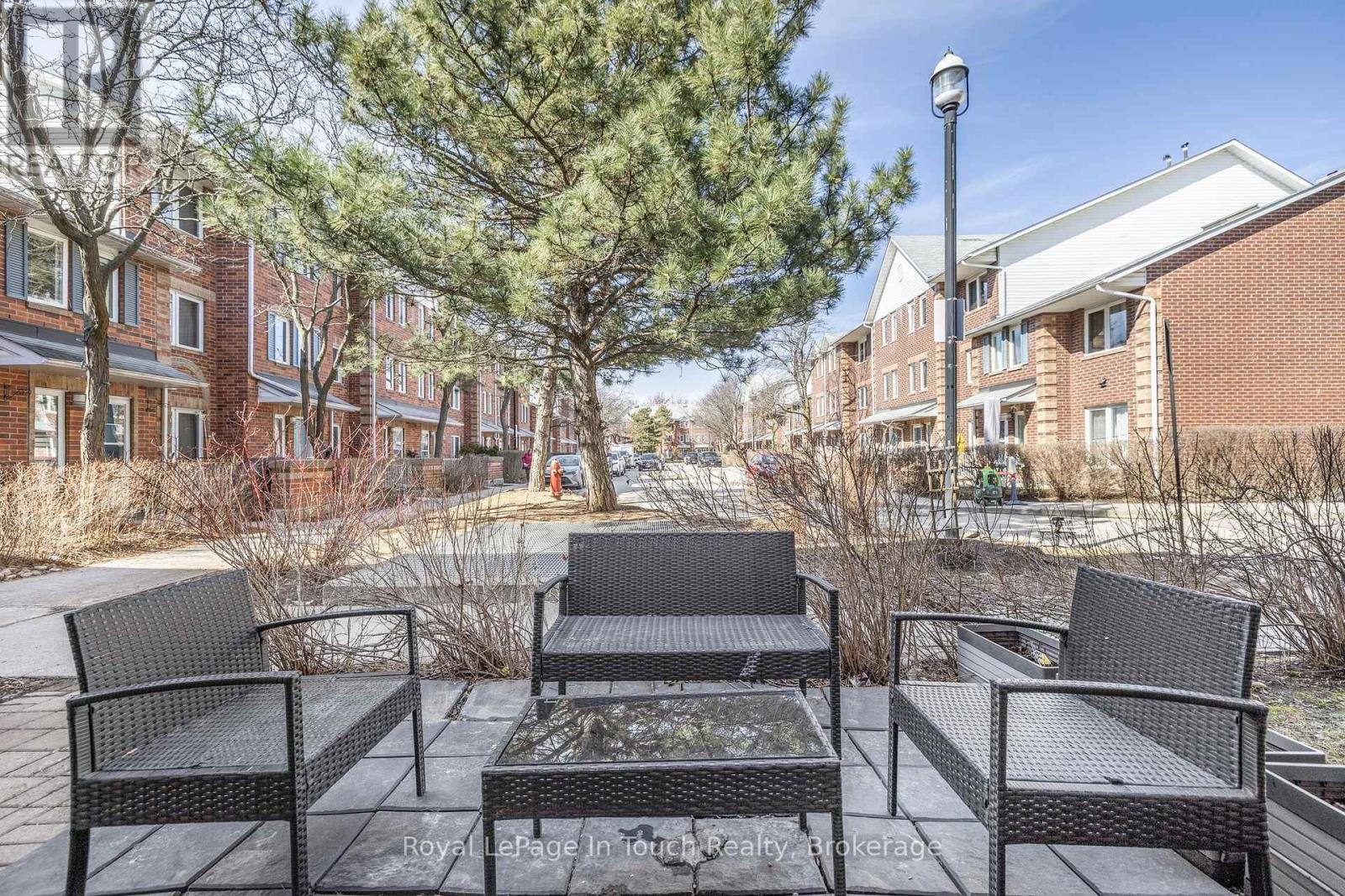 












905 - 900 STEELES AVENUE W

,
Vaughan (Lakeview Estates),




Ontario
L4J8C2

