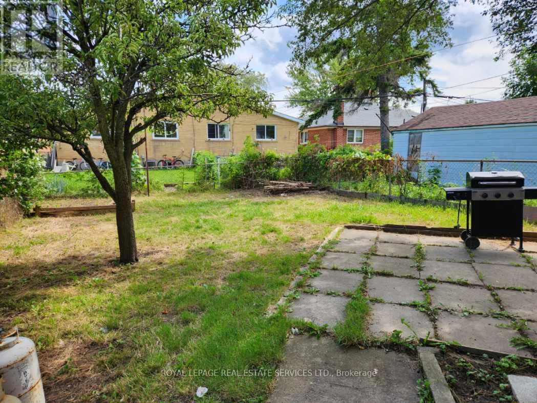 












1 - 67 LANYARD ROAD

,
Toronto,




Ontario
M9M1Y8

